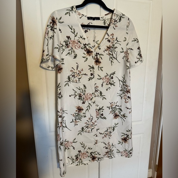 Dynamite floral shift mini dress - Picture 2 of 5